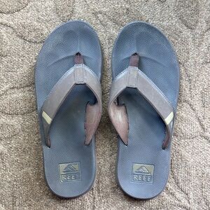 Reef’s men’s fanning bottle opener flip flops 12